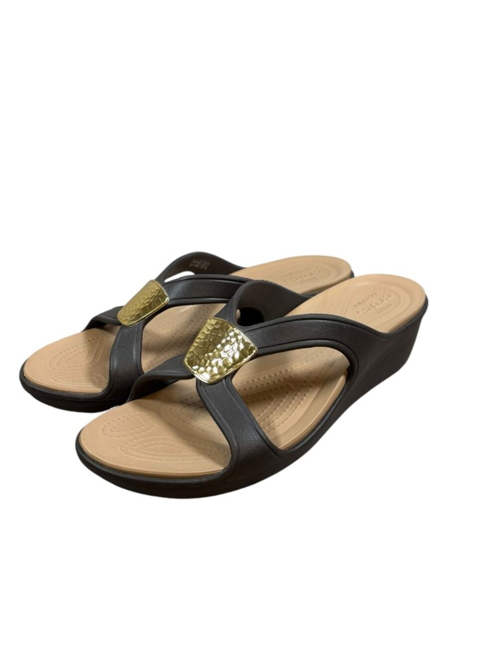 Crocs Sanrah Brown Thong Hammered Gold Emblem Wedge Sandals